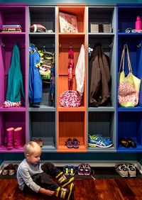 Детская цветная гардеробная комната Махачкала