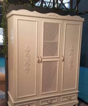 Распашные двери с декоративными накладками Махачкала
